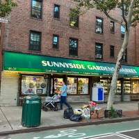 Photo 1 of Sunnyside Gardens Market